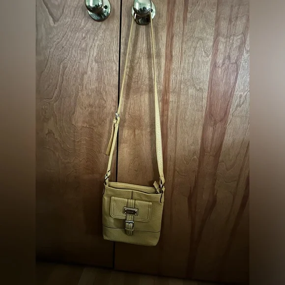 Nine West Mustard Yellow faux leather crossbody bag w/front pocket. Never used - Picture 2 of 6